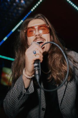 LAURA NENZ — Photography & Visual Storytelling