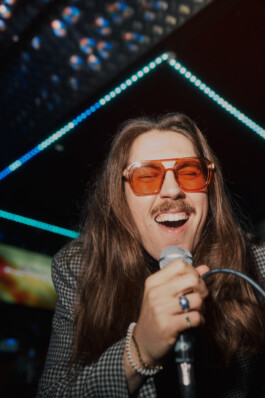 LAURA NENZ — Photography & Visual Storytelling